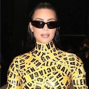 Balenciaga Swift Oval wraparound sunglasses black - no case